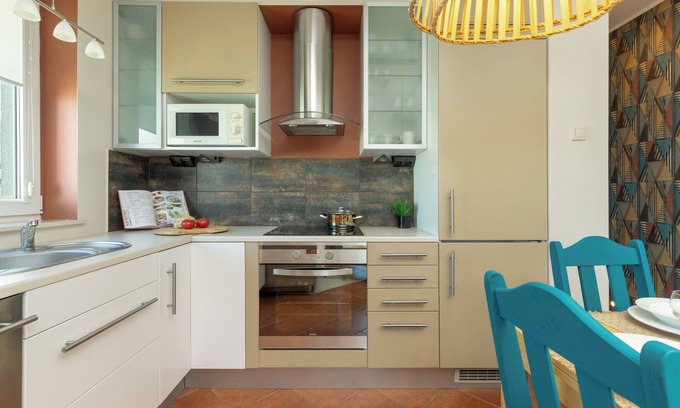 Emaus Apartamento | Cosy Turquoise Apartment by Renters