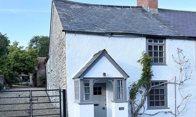 Stalbridge Casa | Cosy two bedrooom cottage, set in a Dorset village