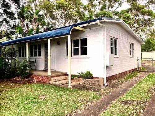 Cudmirrah Casa | Cosy two bedroom bungalow close to lake and ocean