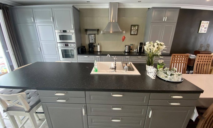 Heers Casa | Cosy Vacation Home for 8 Persons