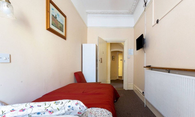 Fairfield Casa | Cosy Victorian Building, close to city centre and amazing public transport links
