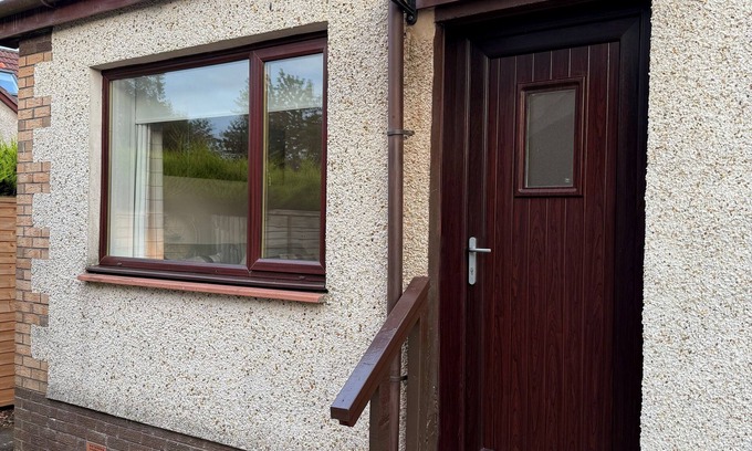 Balfron Apartamento | Cosy Village Apartment. Pet-Friendly! 30 Mins from Glasgow & Edinburgh!