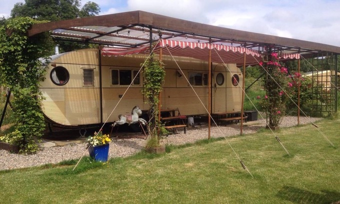 West Buckland Casa | Cosy vintage American caravan