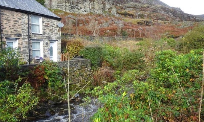Tanygrisiau Cabaña | Cosy Welsh Cottage near to Ffestiniog Railway, local beaches, walks & activities