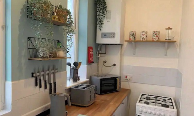 Birkenhead Apartamento | Cosy Wirral home near Liverpool with Free Parking!