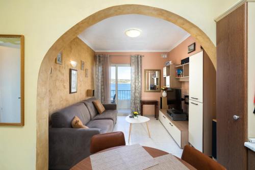 Għadira Apartamento | Cosy1 Bedroom Apartment with Balcony & Sea Views - Close to Mellieha Bay