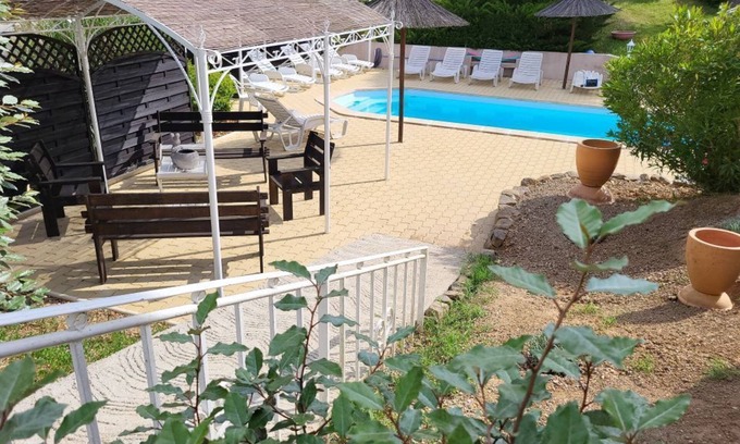 Tourrettes Villa | 16 km de Grasse Gîte les MIMOSAS 2-4 pers piscina lago St Cassien wifi