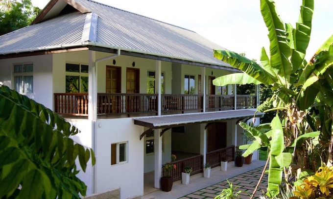 Baie Ste Anne Cama Y Desayuno | Cote Jardin - Chalets Cote Mer