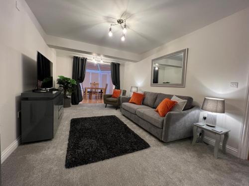 Stow-on-the-Wold Casa | Cotswold apartment with private parking!