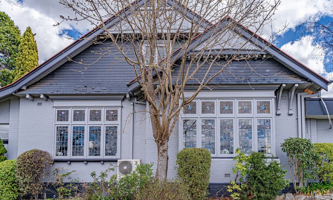Armidale Hotel | Cotswold Gardens