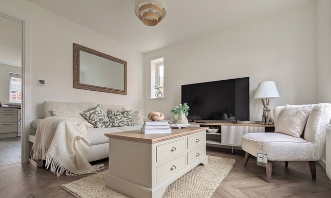 Ashchurch Casa | Cotswold Green - Sleeps 5 - Free EV Charge
