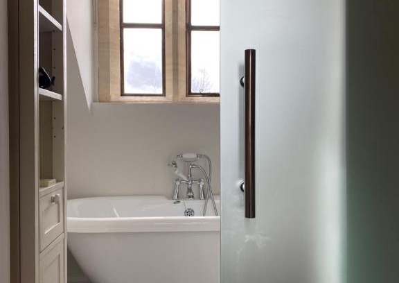 Cheltenham Casa | Cotswold Luxury Coach House - ideal for couples, w/EV charging