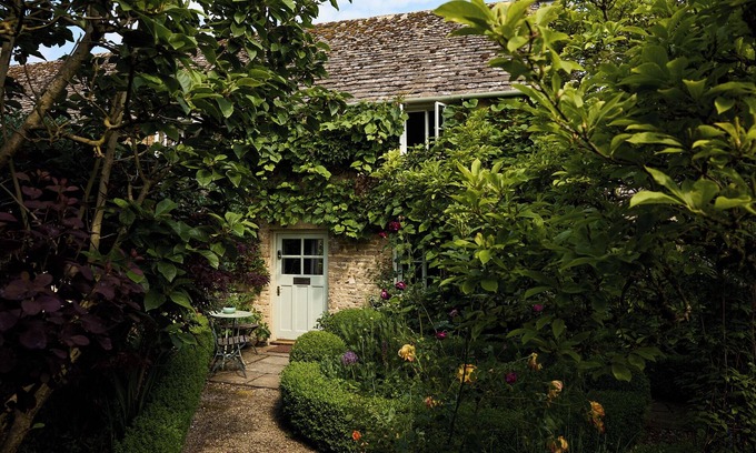 Southrop Cabaña | Cotswolds Escape - Gorgeous Cottage With Spectacular Gardens