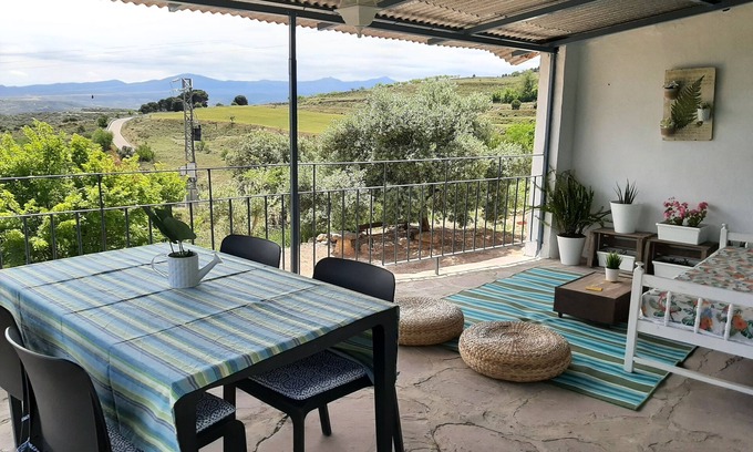 Borja Casa | Casa rural con jardin y barbacoa. Bonitas vistas a la montaña