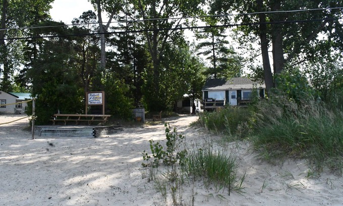 Sauble Beach Cabaña | Cottage #1 - Sauble Beach Front