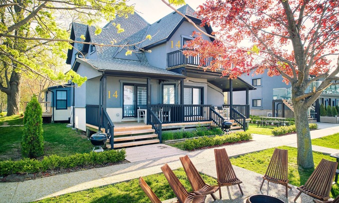 Wainfleet Cabaña | Cottage 14: Beachfront Cottage Escape