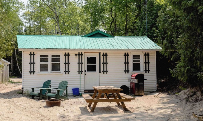 Sauble Beach Cabaña | Cottage #14 - Sauble Beach Private Access