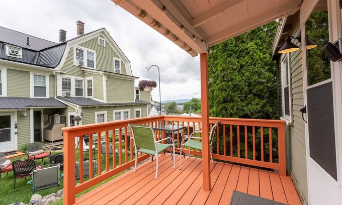 Weirs Beach Cabina | Cottage 14 Summary: A