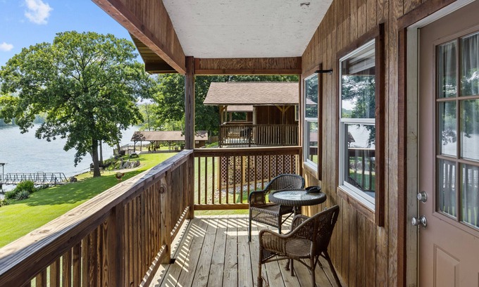 Mountain Home Cabina | Cottage 2 at Rim Shoals
