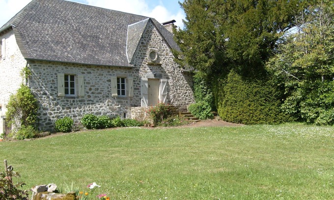 Servieres-le-Chateau Casa | Cottage 2 orejas casa carácter parque vallado Promoción 28. 07. 2018-04. 08. 2018