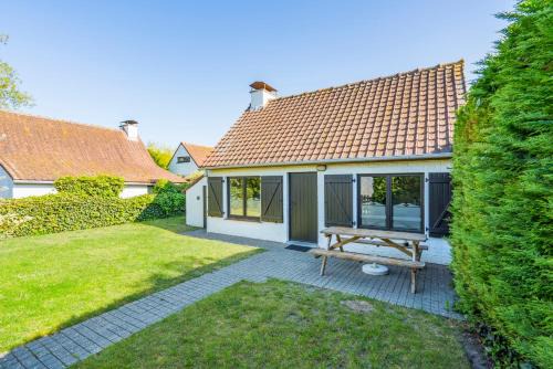 Koksijde Casa | Cottage 213 in Sunparks Oostduinkerke with free parking and garden