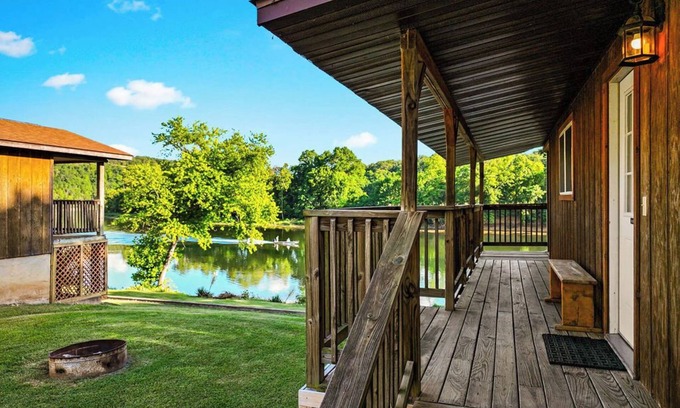 Mountain Home Cabina | Cottage 3 at Rim Shoals