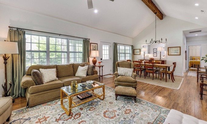 Highlands Cabaña | Cottage 3 Mi to Dtwn Highlands: Bring Your Pup!