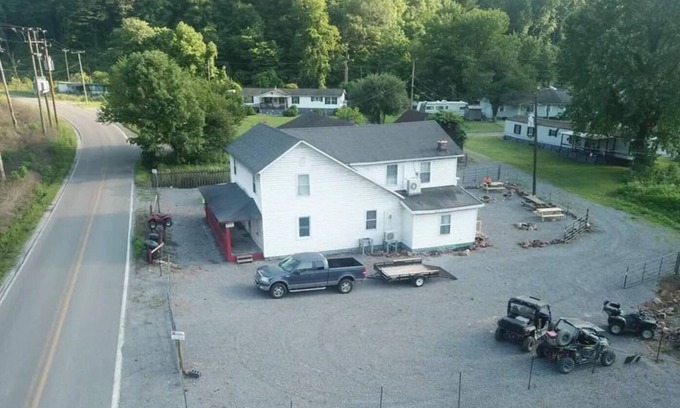 Eckman Cabaña | Cottage 4 In Eckman Central to Hatfield McCoy trails. ATV Rental Offered!
