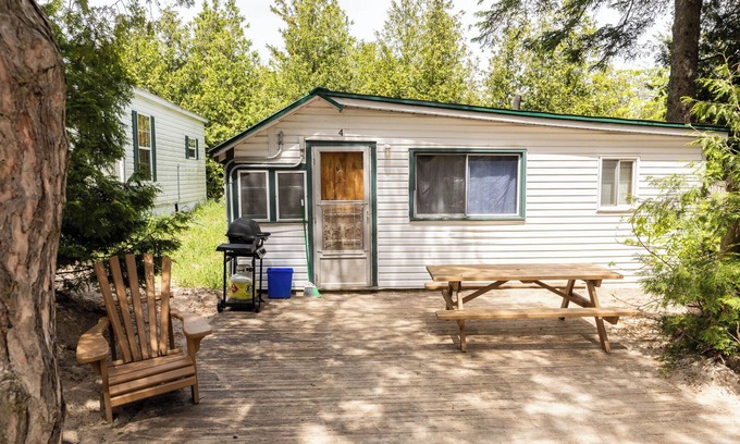 Sauble Beach Cabaña | Cottage #4 - Sauble Beach Front