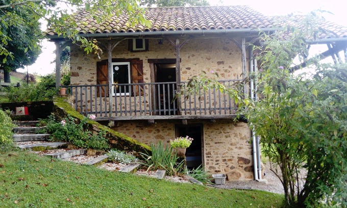 Prendeignes Cabina | Casa rural de 4 a 5 personas en casa de piedra restaurada y en una zona tranquila
