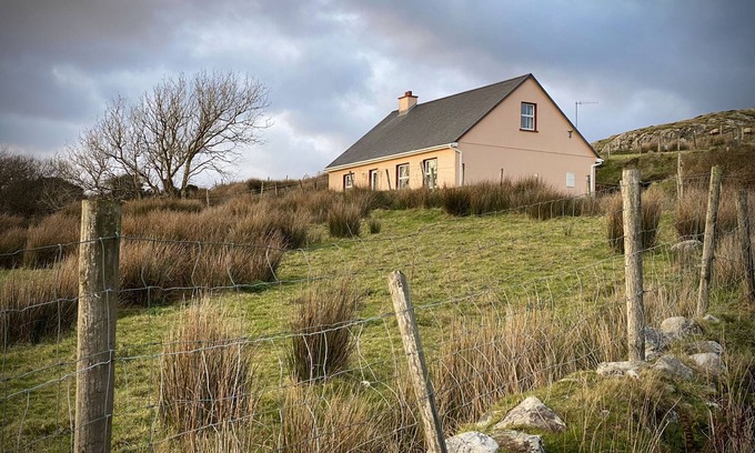 Clifden Cabaña | Cottage 427 - Clifden - sleeps 6 guests in 3 bedrooms