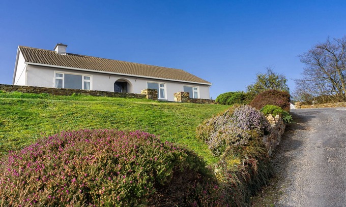 Clifden Cabaña | Cottage 479 - Clifden - sleeps 6 guests in 3 bedrooms