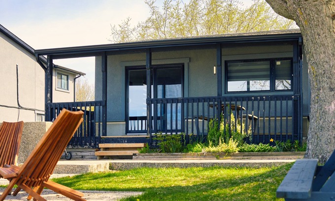 Wainfleet Cabaña | Cottage 5: Beachfront Cottage Escape