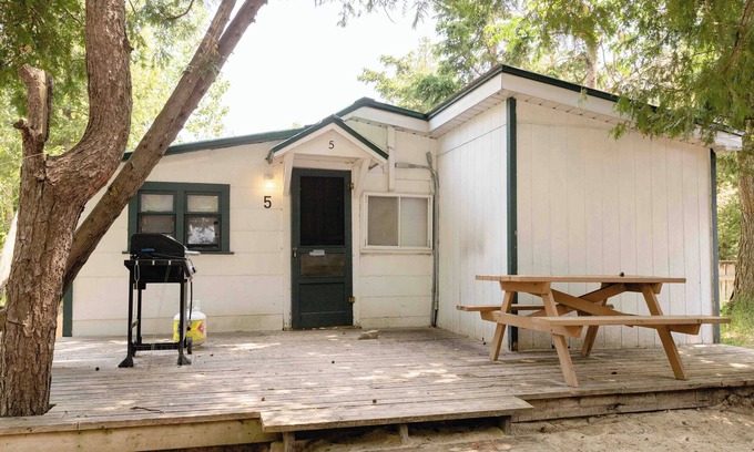 Sauble Beach Cabaña | Cottage #5 - Sauble Beach Front