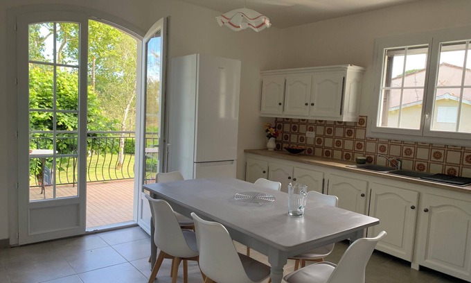 Lavaur Casa | Cottage 6 pers in country house 2 bedrooms, shady garden, secure parking