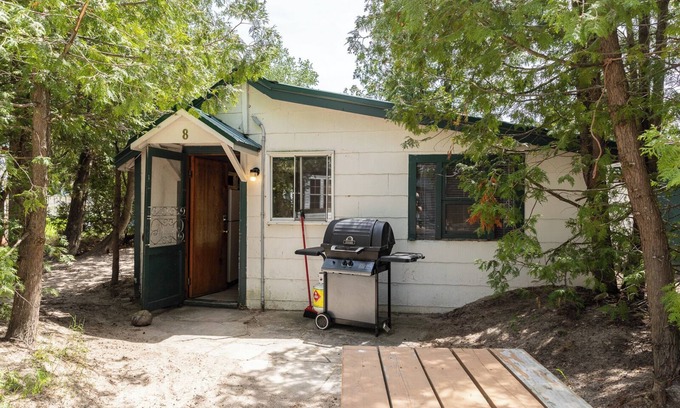Sauble Beach Cabaña | Cottage #8 - Sauble Beach Front
