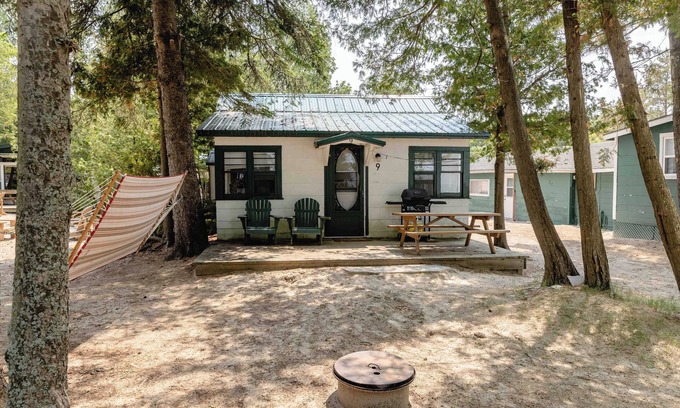 Sauble Beach Cabaña | Cottage #9 - Sauble Beach Front