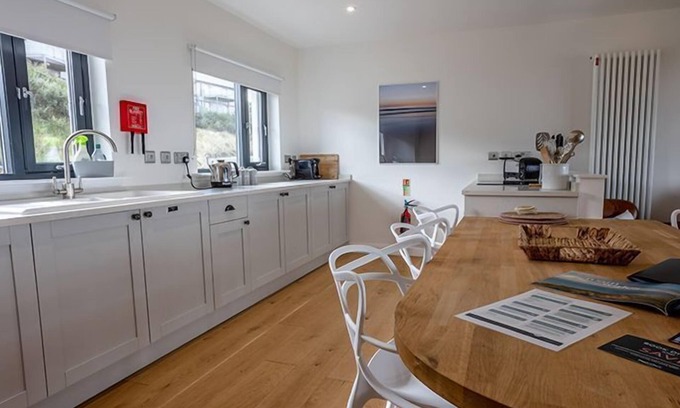 Pistyll Apartamento | Cottage and parking