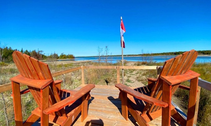 Northern Bruce Peninsula Cabaña | Cottage at Bruce Peninsula National Park and Lake Huron to live with the nature