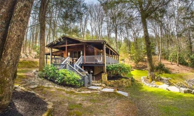 Glenville Casa | Cottage at Casuarina Lodge - Luxury, Pet Friendly