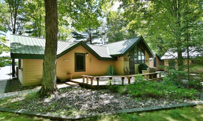 Cable Cabina | Cottage at Missing Acre 3 Bedroom Home on Lake Namakagon