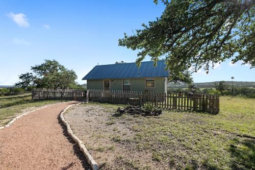 Fredericksburg Casa | Cottage at Twin Oaks
