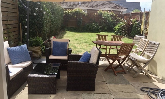South Hayling Cabaña | Cottage by the sea - 10 minutes walk to beach