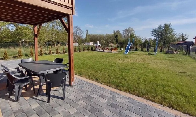 Stepnica Casa | Casa de campo junto al lago con una gran parcela vallada, Stepnica
