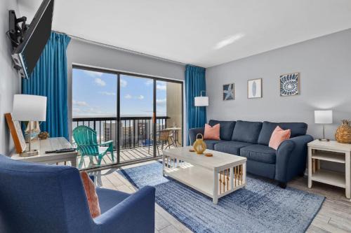 Myrtle Beach Apartamento | Cottage By the Sea! Renovated Condo with Ocean Views!