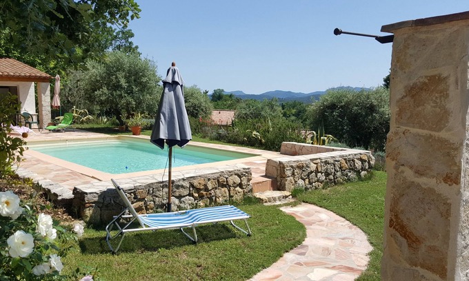 Montauroux Cabaña | Casa tranquila encantador, vistas a Esterel, 4/5 PERSONAS