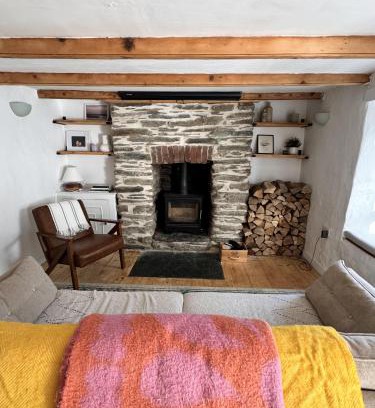 Newquay Casa | Cottage Close To Beach-With Parking-Garden-Peaceful Setting