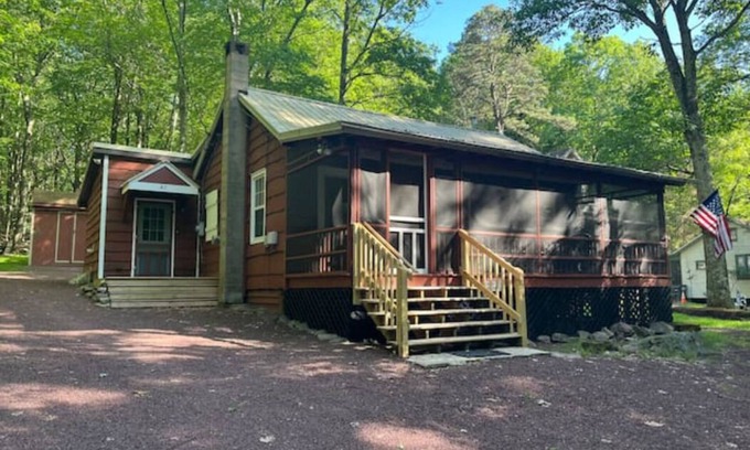 Lake Harmony Cabaña | Cottage Close to Lake w Fireplace/FirePit/Wildlife