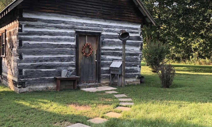 Hendersonville Cabina | Cottage close to Town