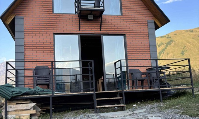 Kazbegi Cabaña | Cottage "Cozy Yard" With mountain views in Kazbegi